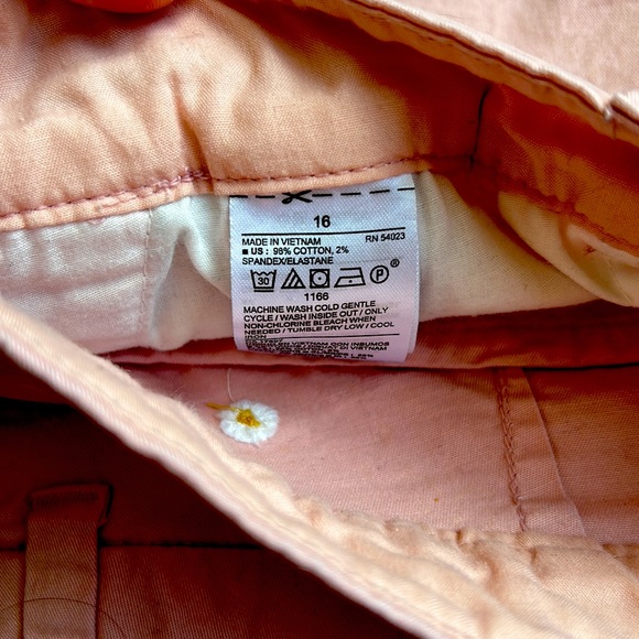 Size 16 Old Navy Everyday Short - Pink Daisy - Picture 3 of 3
